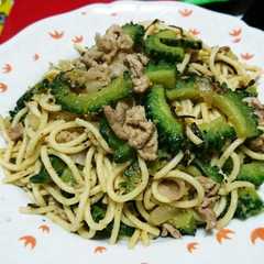 รูปของ ゴーヤと豚肉の塩レモンパスタ
