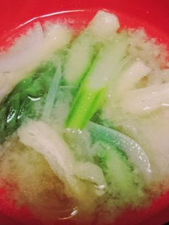 アスパラガスと新玉ねぎの味噌汁-レシピのメイン写真