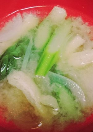 アスパラガスと新玉ねぎの味噌汁-レシピのメイン写真