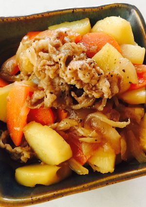 ごま油☆いつもとちょっと違う簡単肉じゃが-レシピのメイン写真