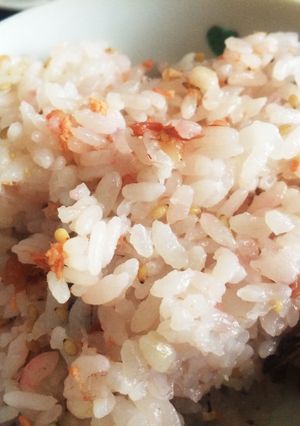梅干しと鮭フレークの炊き込み御飯♡-レシピのメイン写真