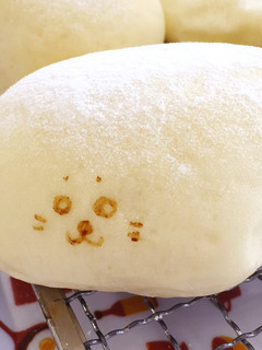 超簡単!家にあるものでパンに顔を描く方法-レシピのメイン写真