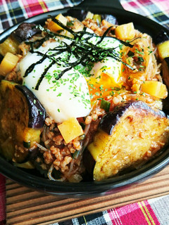 なすと肉味噌のボロネーゼ風丼-レシピのメイン写真