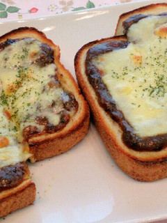 カレーでリメイク!チーズカレートースト-レシピのメイン写真