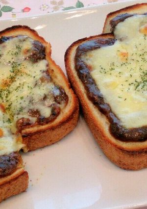 カレーでリメイク！チーズカレートースト-レシピのメイン写真