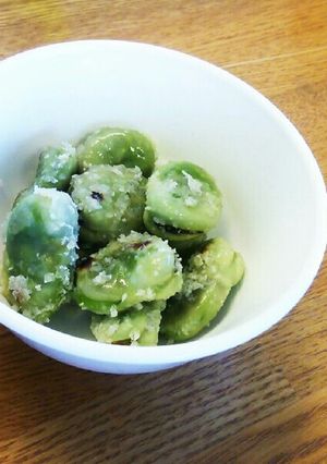 初夏のおつまみ♪空豆のパルミジャーノあえ-レシピのメイン写真