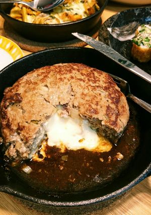 カマンベールチーズinハンバーグ-レシピのメイン写真
