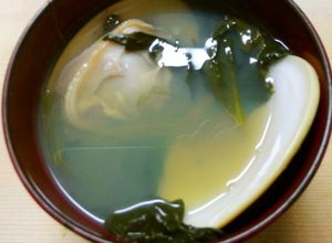 白だしで！ほうれん草とはまぐりのお吸い物-レシピのメイン写真