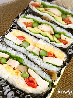 サラダチキンおにぎらず-レシピのメイン写真