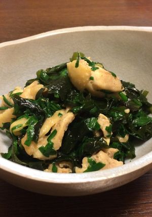 (ワカメとニラで)鶏肉の緑まみれ-レシピのメイン写真