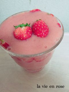 ストロベリースムージー-レシピのメイン写真