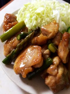 簡単!おかず鶏肉とアスパラの生姜醤油炒め-レシピのメイン写真