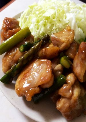 簡単！おかず鶏肉とアスパラの生姜醤油炒め-レシピのメイン写真