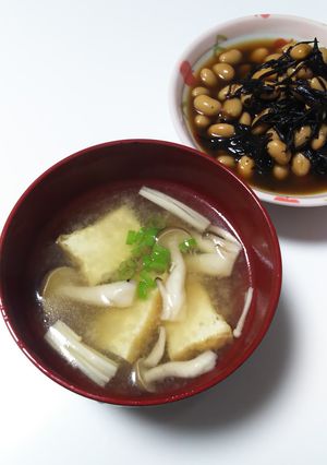 簡単に厚揚げときのこのお味噌汁-レシピのメイン写真