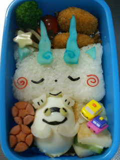 ウィスパーを食べるコマさん☆キャラ弁-レシピのメイン写真