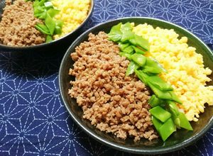 ☆三色丼☆炒りたまご・豚肉そぼろ・絹さや-レシピのメイン写真