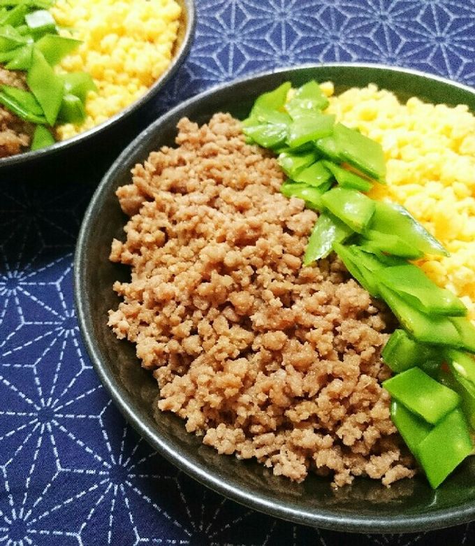 ☆三色丼☆炒りたまご・豚肉そぼろ・絹さや-レシピのメイン写真