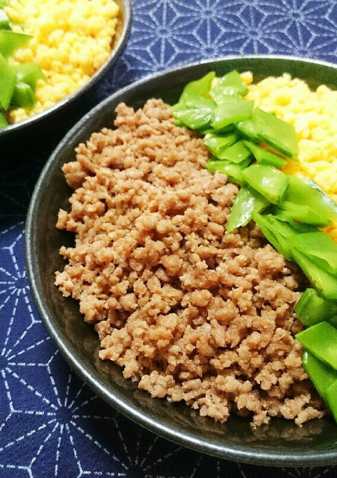 ☆三色丼☆炒りたまご・豚肉そぼろ・絹さや-レシピのメイン写真