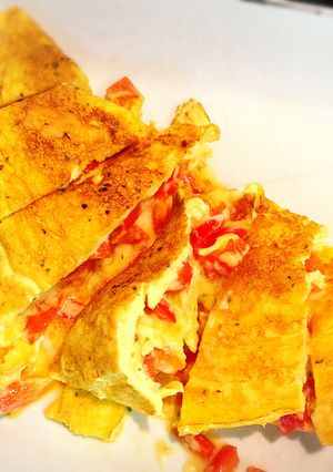 パプリカのふわふわチーズオムレツ 卵消費-レシピのメイン写真