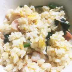 รูปของ 我が家の定番☆ほうれん草エビ炒飯