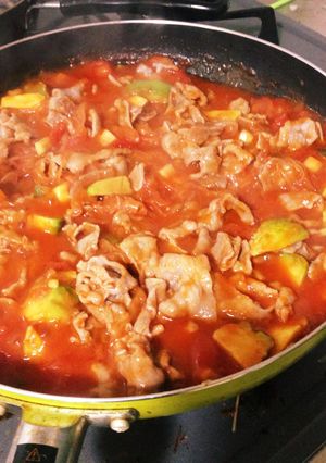 豚コマとアボカドのトマト煮込み-レシピのメイン写真