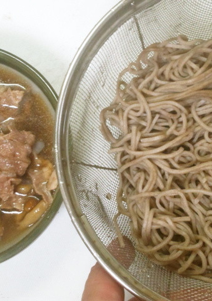 肉盛りとなめこ（きのこ）の付けそば-レシピのメイン写真