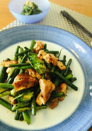 簡単☆にんにくの芽と鶏肉炒め-レシピのメイン写真