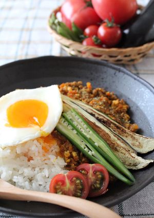 フライパンで♪夏野菜のドライカレー-レシピのメイン写真