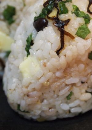 お弁当に♪チーズ塩昆布おにぎり~しそ風味-レシピのメイン写真