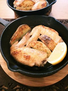 スキレットで☆簡単手羽先の塩焼き&ポテト-レシピのメイン写真