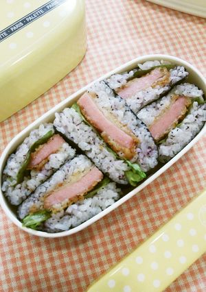 お弁当に☆ソーセージカツおにぎらず-レシピのメイン写真