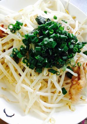 鶏皮ともやしのニンニクポン酢炒め(節約)-レシピのメイン写真