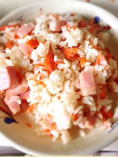 焼き鮭とウインナーのピラフ風炒飯-レシピのメイン写真