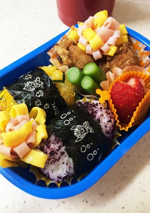 可愛いおにぎりと唐揚げ弁当☆夕食にも！-レシピのメイン写真