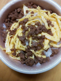 我が家のそぼろと卵の混ぜご飯-レシピのメイン写真