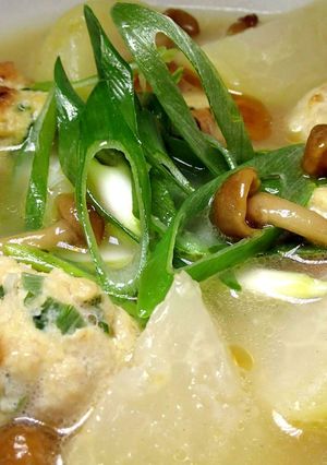 粉高野入り鶏団子とコールラビの中華スープ-レシピのメイン写真