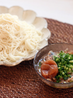 子供も大好き☆梅と鯖缶のそうめん-レシピのメイン写真