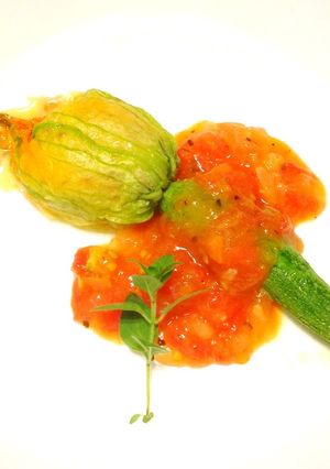 レンジで作る花ズッキーニのファルシ-レシピのメイン写真