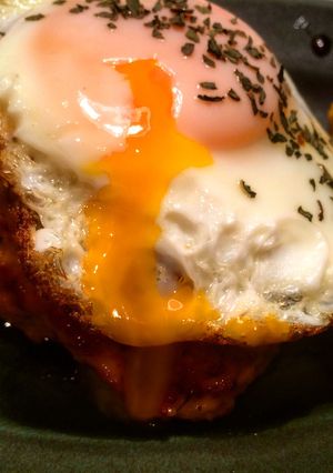安い胸肉で★つくねバーグ&目玉焼き！-レシピのメイン写真