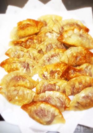 【簡単】コンビーフとチーズの揚げ餃子-レシピのメイン写真
