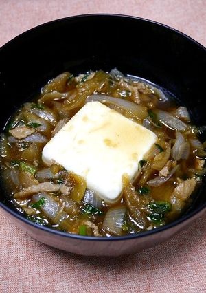 簡単！たっぷり玉葱のすき煮掛け冷奴-レシピのメイン写真