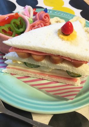 簡単☆食パンでなんちゃってショートケーキ-レシピのメイン写真