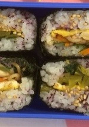 しそふりかけのおにぎらずビビンバと野沢菜-レシピのメイン写真