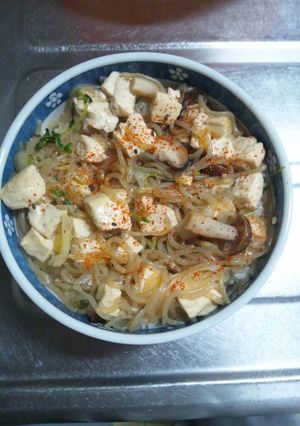 ２月４日晩飯【肉無しすき焼き丼】-レシピのメイン写真
