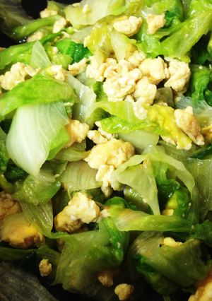 簡単 レタス丸々1個の炒め物＊-レシピのメイン写真
