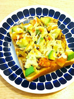 さば缶とアボカド☆カレートースト-レシピのメイン写真