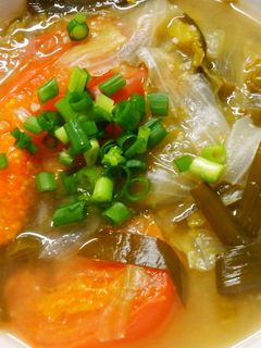 簡単レタスとニラ トマトの味噌中華スープ-レシピのメイン写真