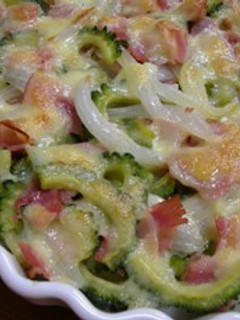 ゴーヤ・ベーコン・玉ねぎのチーズ焼き-レシピのメイン写真