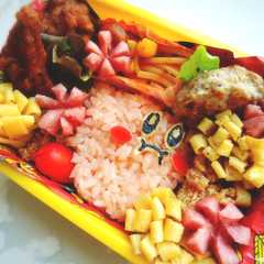 รูปของ カービーのキャラ弁　お弁当