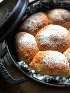 ストウブで全粒粉とクルミのちぎりパン-レシピのメイン写真
